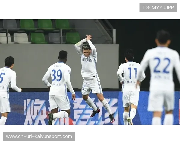 “西甲保级形势白热化:六队混战,分差仅3分” “西甲保级形势白热化:六队混战,分差仅3分”